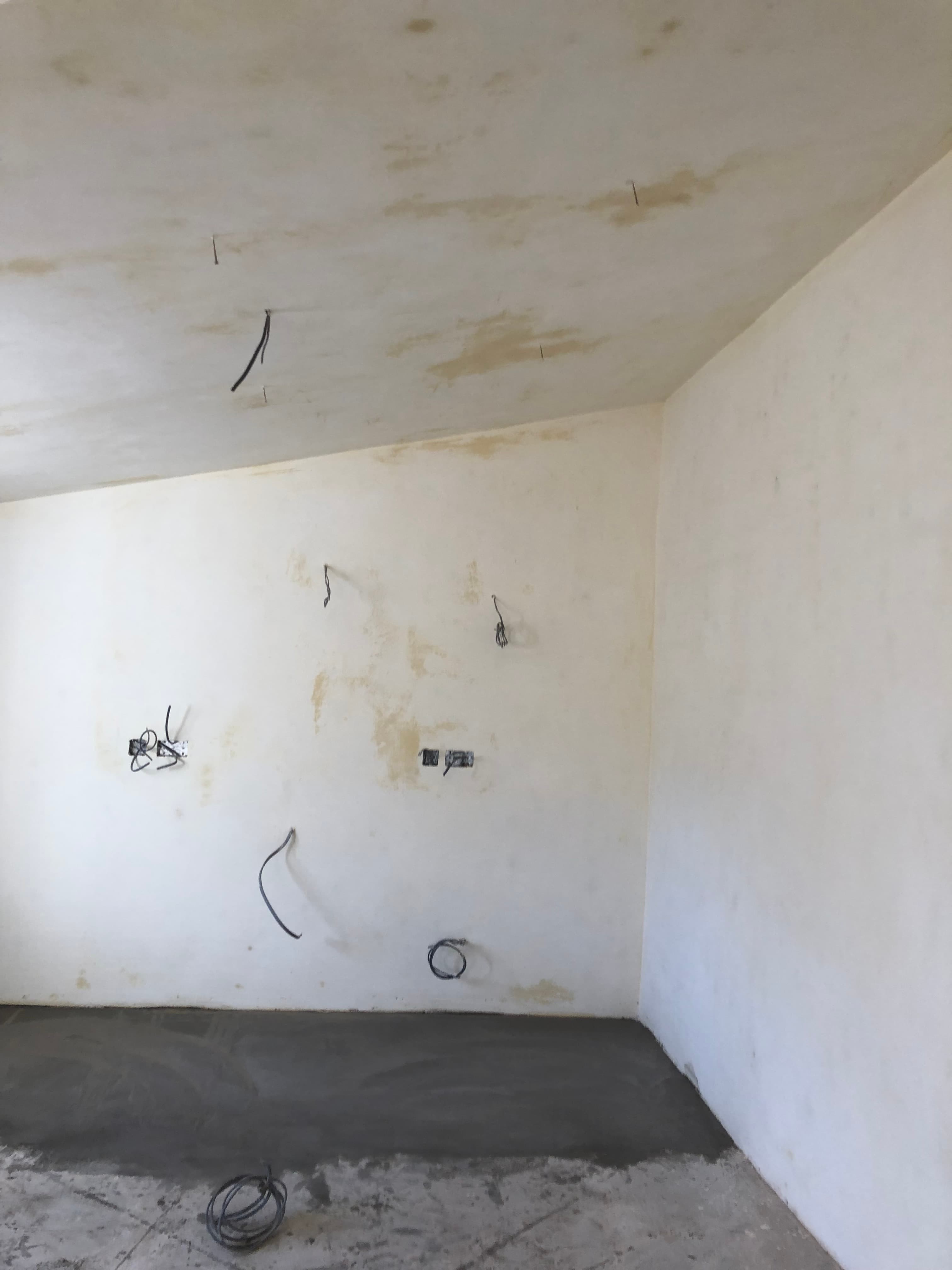 Internal lime plastering - Image 36