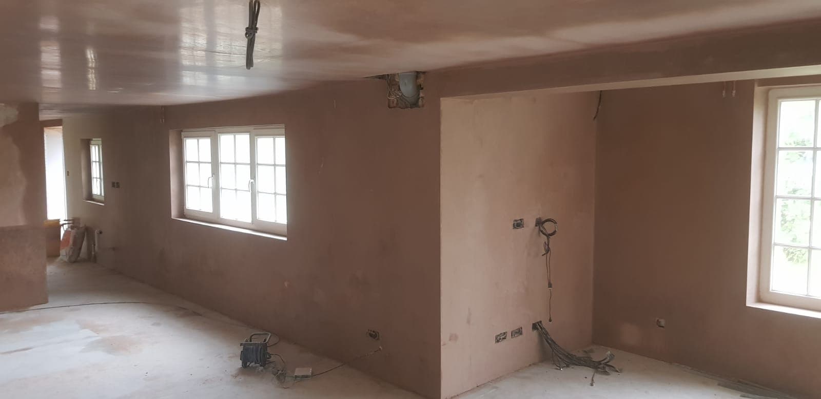 Skimming walls and ceilings - Image 12