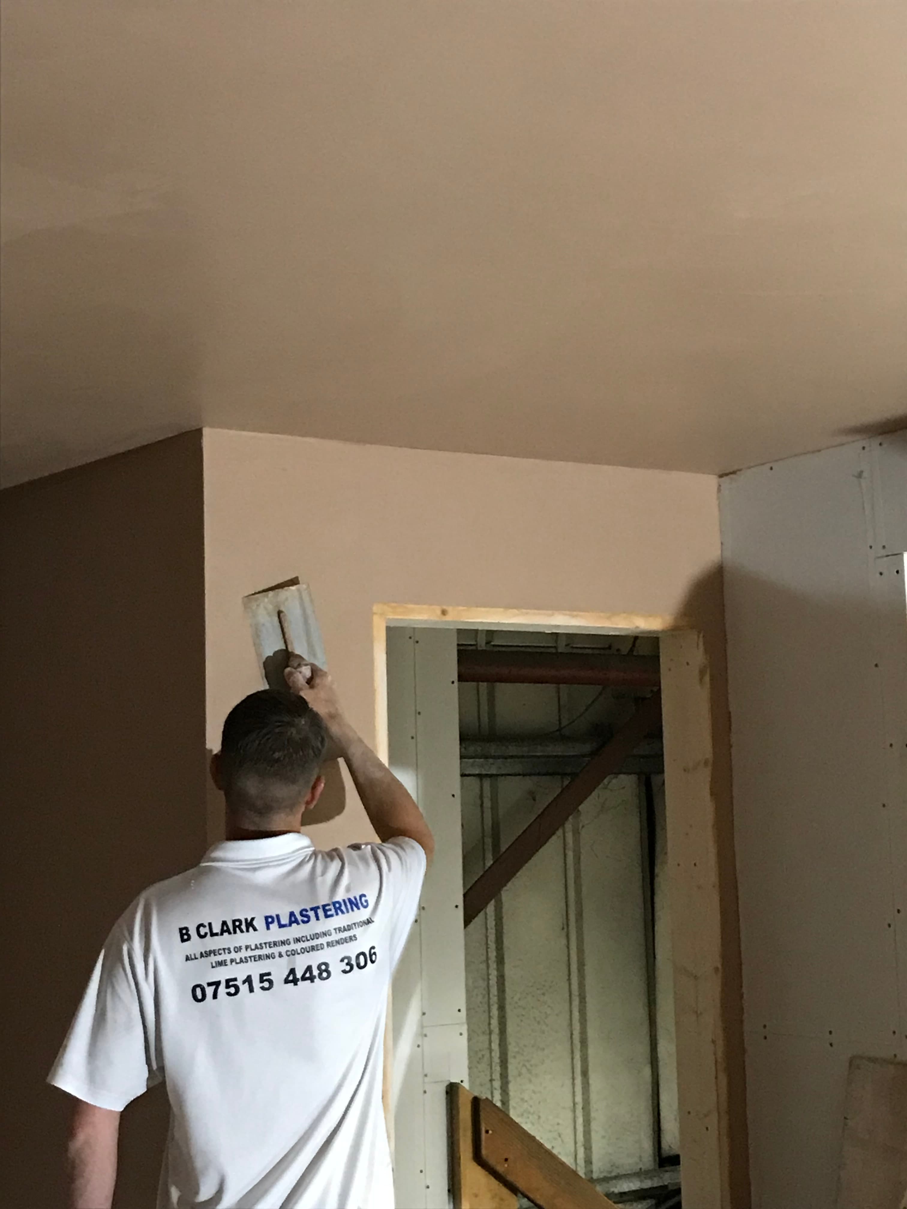 Skimming walls and ceilings - Image 37