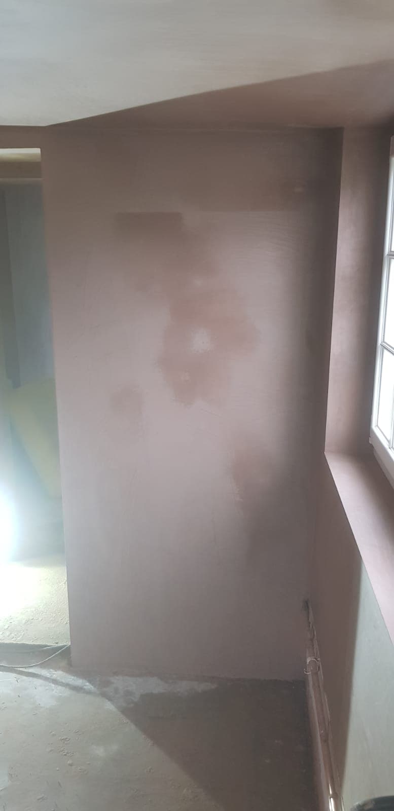 Skimming walls and ceilings - Image 47