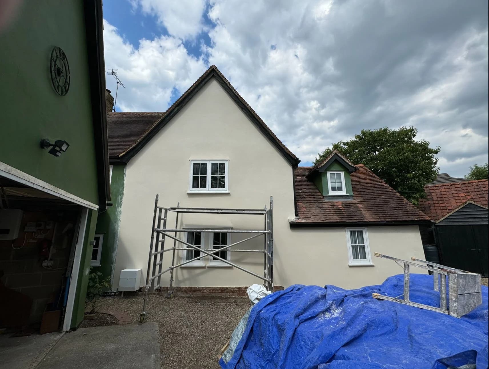 External Lime Plastering and Pargetting - Image 11