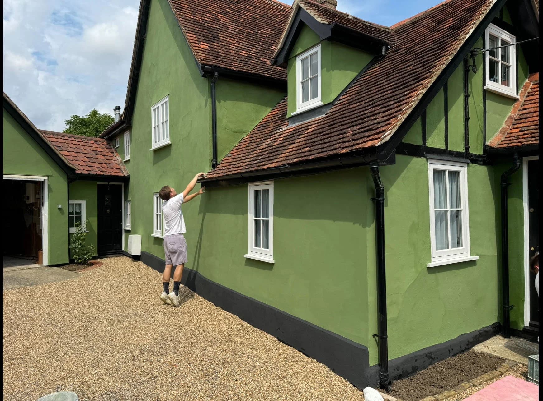 External Lime Plastering and Pargetting - Image 16