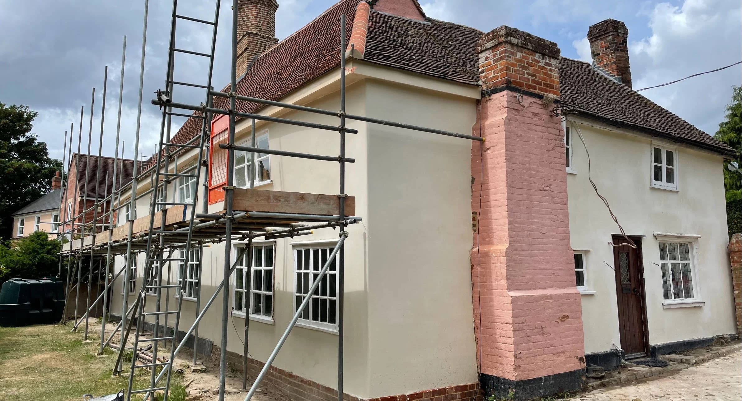 External Lime Plastering and Pargetting - Image 19